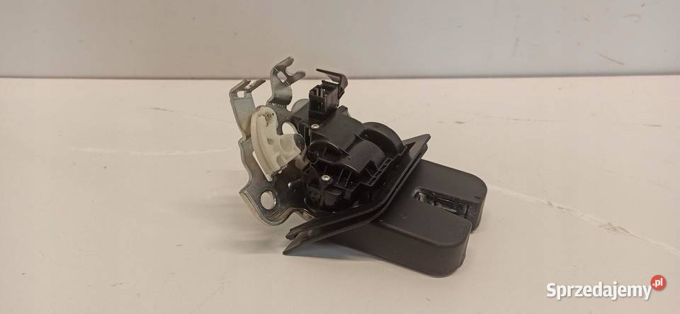 AUDI A3 A5 A6 ZAMEK KLAPY BAGAŻNIKA 8R0827505 osobowe