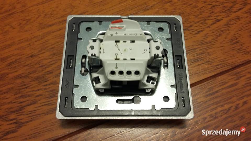 Włącznik światła LEGRAND srebrny Elektryka i akcesoria Warszawa