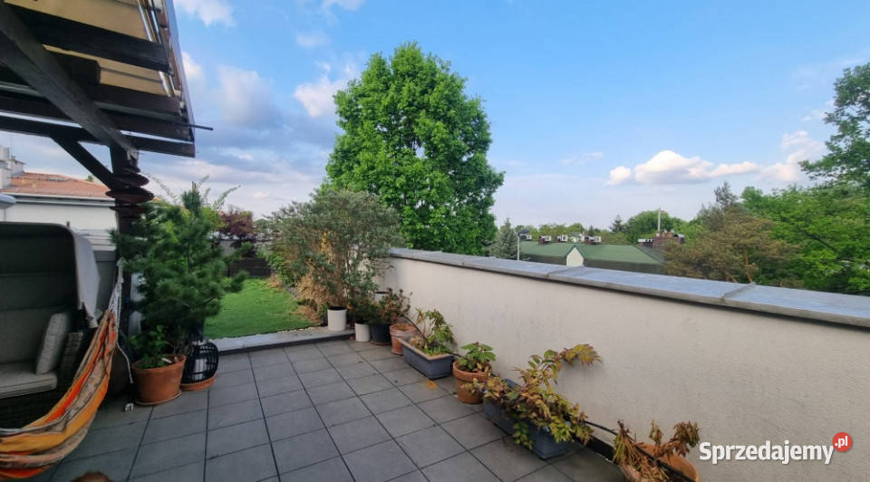 Piękny apartament z dużym tarasem i ogrodem na Warszawa