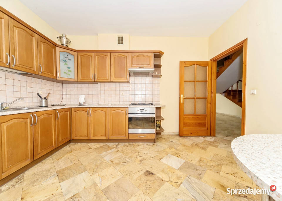 Z potencjałem do wynajęcia 293m2 Rajcza