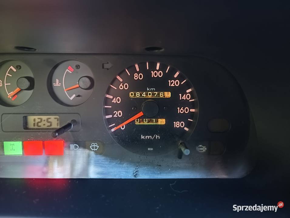 Nissan terrano ii 24 benzyna 4x4 83 bezwypadkowy Chmielnik sprzedam