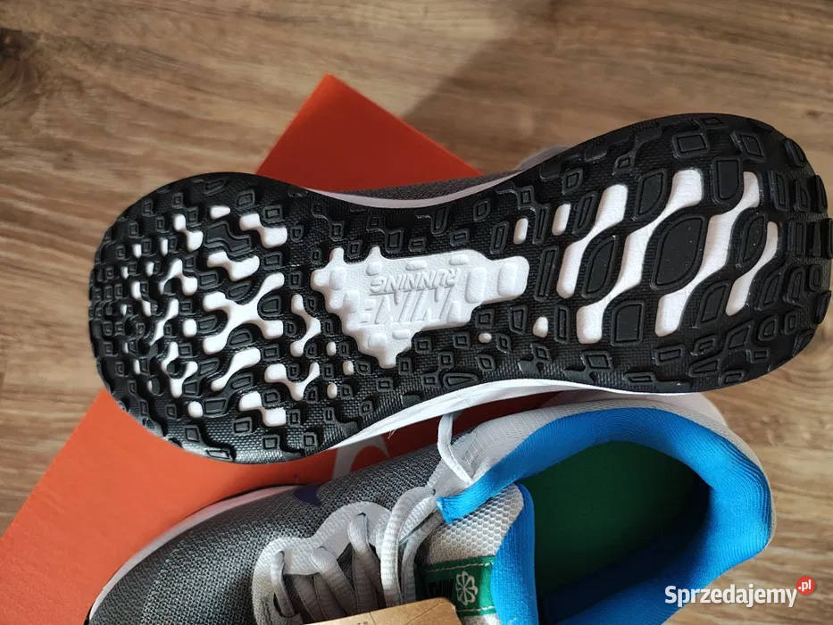 Nike Revolution 6NN buty nowe Obuwie