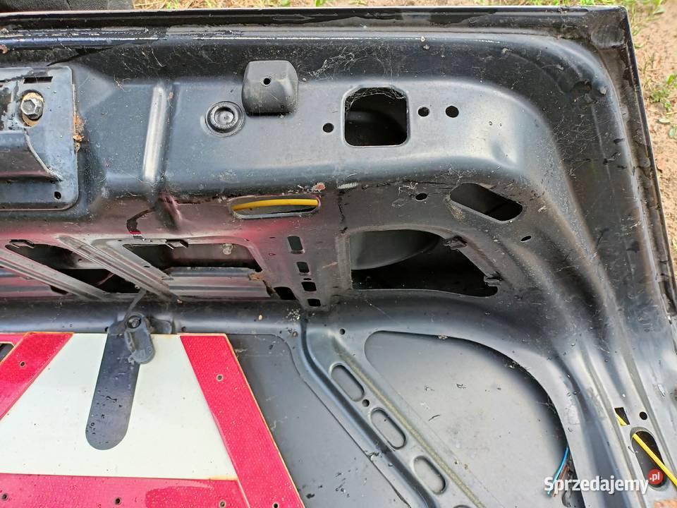 Mercedes W202 Cklasa tylna klapa listwa zamek