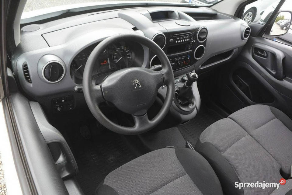 Peugeot Partner 16Benzyna doinwestowany klima centralny zamek Sędziszów Małopolski