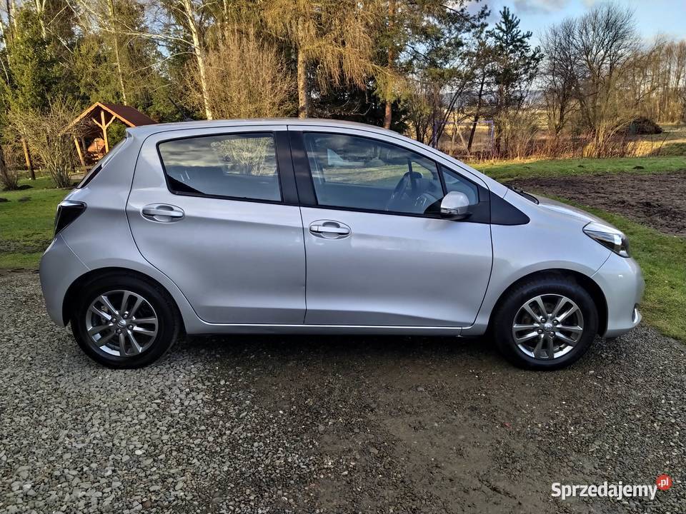 Toyota Yaris III 2014r 133 Benzyna 125 Pełen ABS Krosno