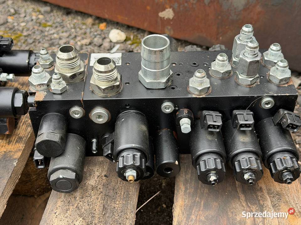 Rozdzielacz hydrauliczny na elektrozaworach AV