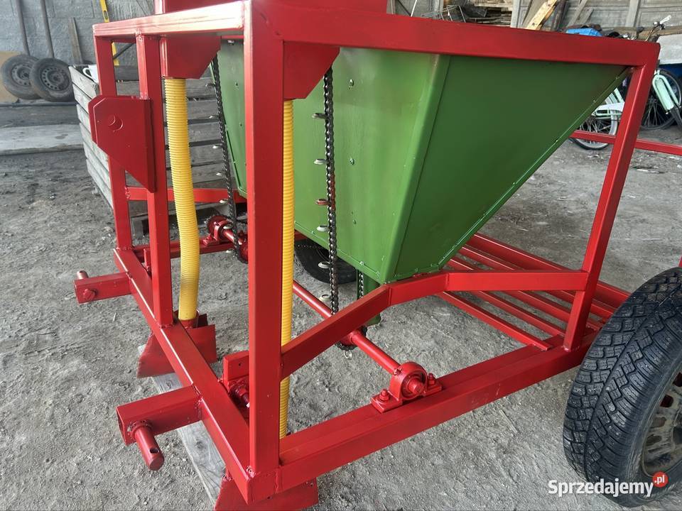 Sprzedam siewniksadzarkę do bobu Brzeziny