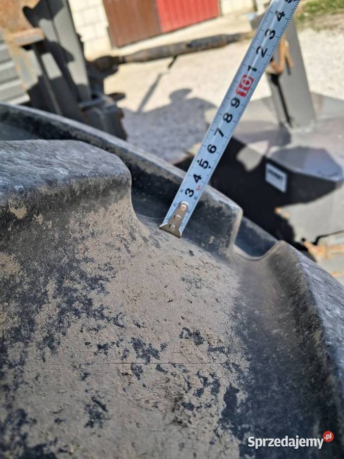 Opony Continental 42070R24 2 sztuki Rzeczniów sprzedam