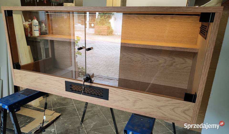 Terrarium węża z półkąLED sprzedam