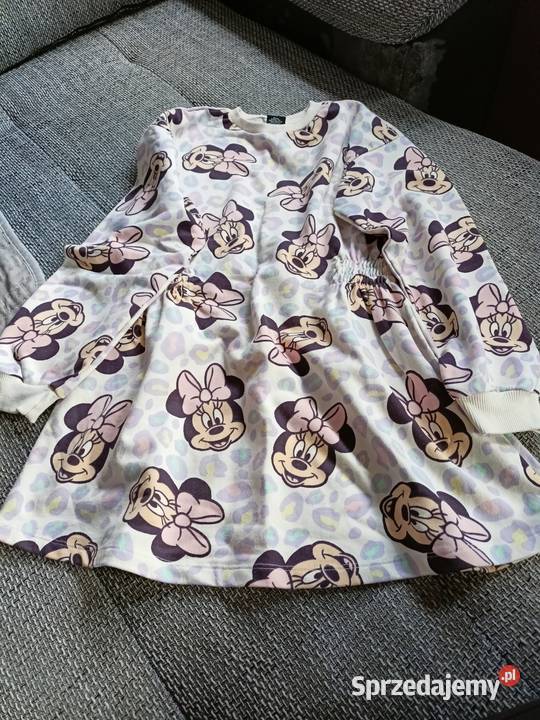 Śliczna sukienka rozmiar 134