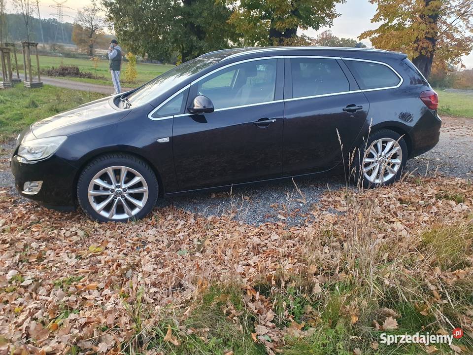 Opel Astra J 14 140 2011 Samochody osobowe Gliwice