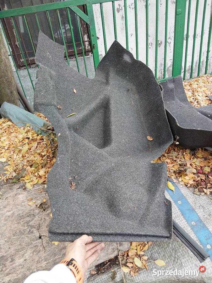 Mercedes 124 materiał bokach błotników wersja z Pozostałe Przeźmierowo