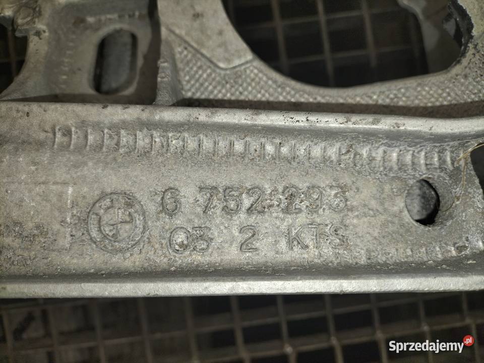 Belka zawieszenia przedniego BMW E65 E66 osobowe Poręba sprzedam