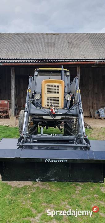 Ładowacz czołowy firmy Agrosped model V700 Kaczorownia