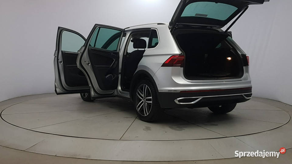 Volkswagen Tiguan 20 TDI SCR Elegance DSG Z automatyczna Warszawa