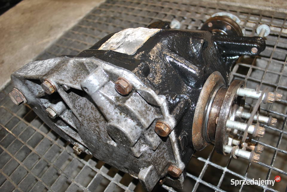 Most tylny BMW E60 E61 520d 523i 525i 525xi 528i Poręba