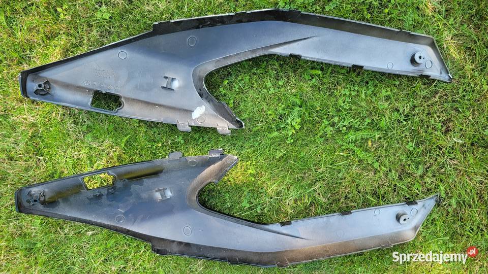 KOMPLET plastiki pod siedzenie wypelnie owiewka Piła
