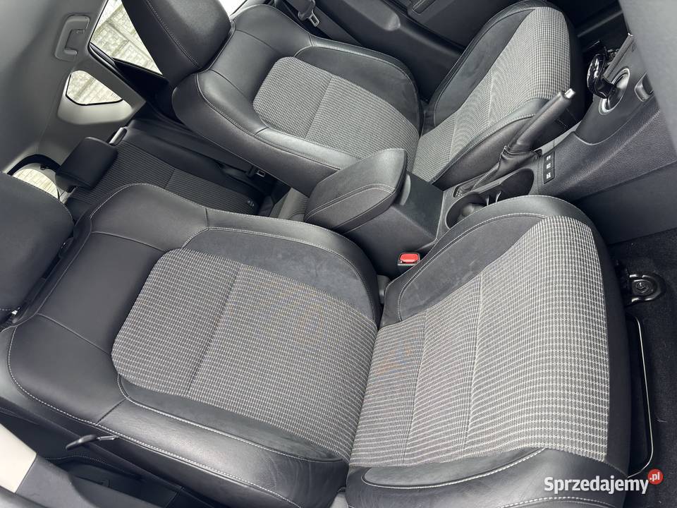 Auris Hybryda 2017r nowa 51 ASO Toyota pełne 1800cm3 Auris