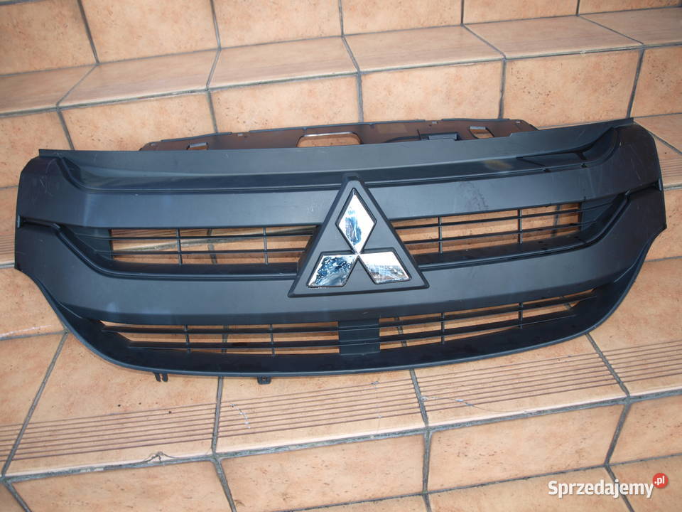 Mitsubishi Express grill chrom atrapa przód 2020 Kalisz