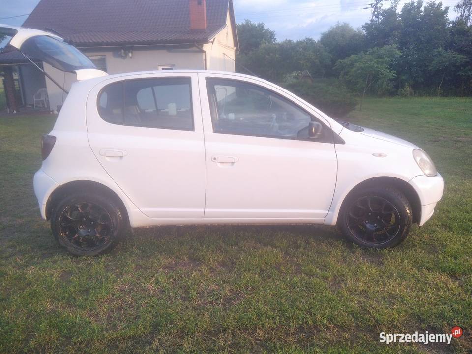 Sprzedam Toyotę Yaris z silnikiem D4D manualna Yaris