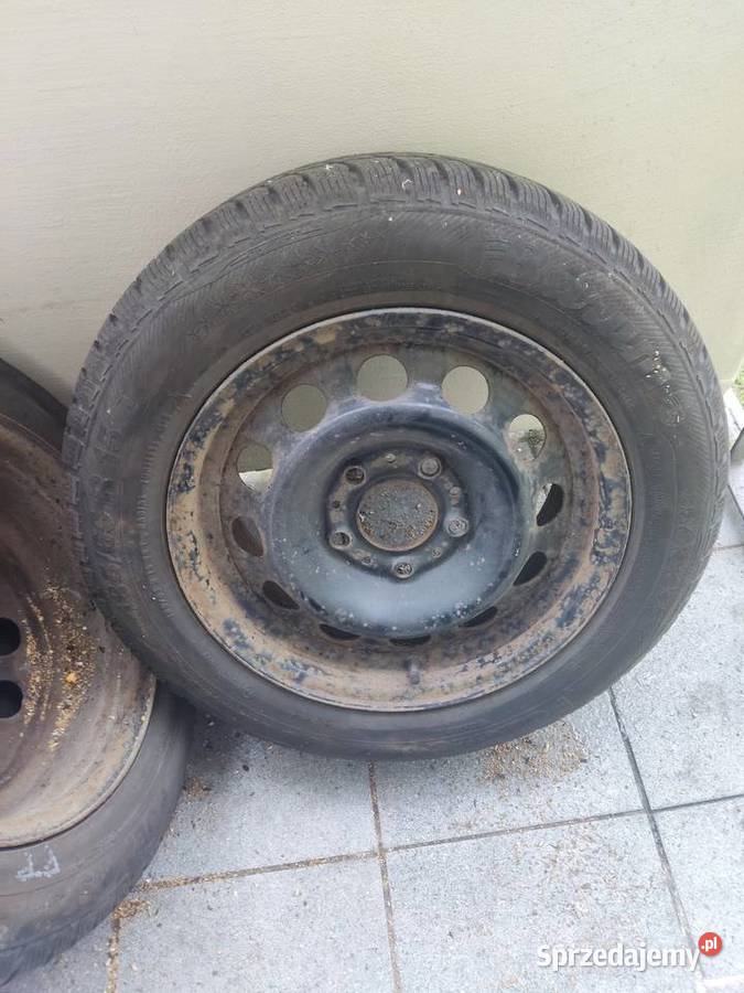 Felgi stalowe BMW 15 z oponami zimowymi Grudziądz