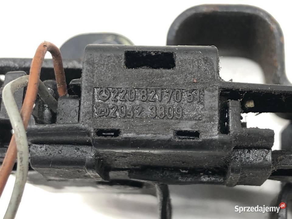 ZAMEK MASKI PRAWY MERCEDES C215 Hatchback