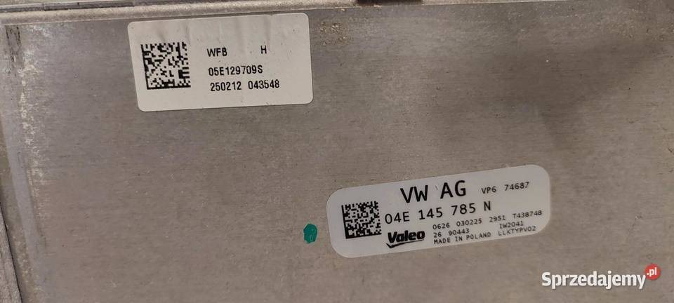 VW TAYRON CHŁODNICA INTERCOOLER 04E145785N sprzedam