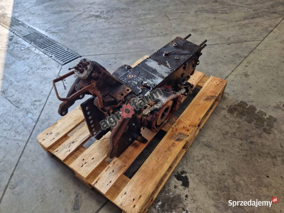 Tylny most Holland T3040 Byków sprzedam