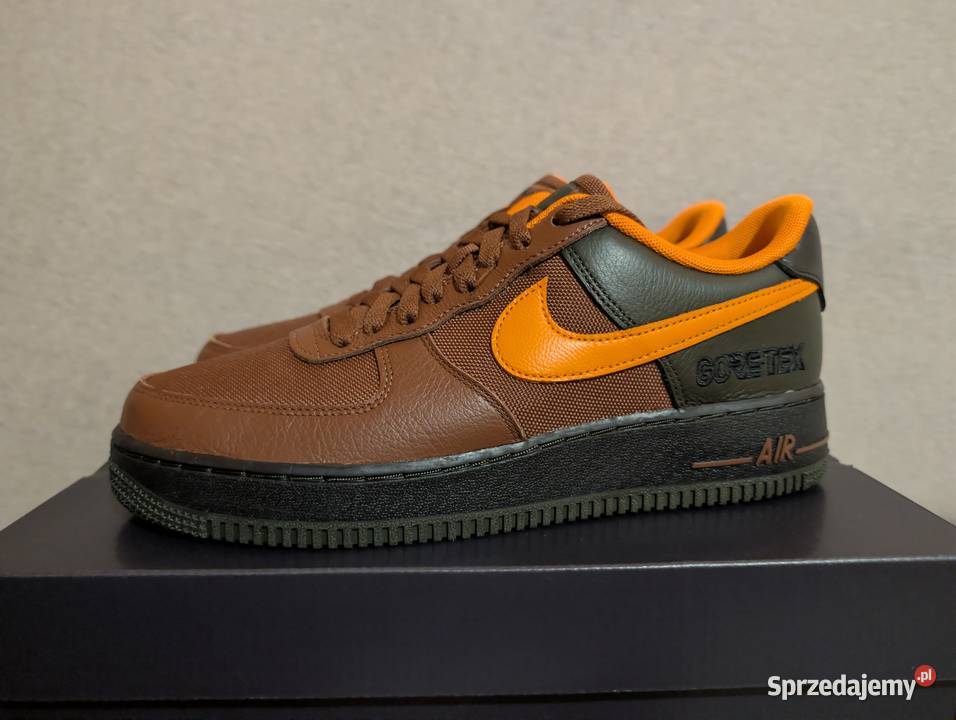 Kolekcja ponad 100 par butów do dalszej opolskie Paczków