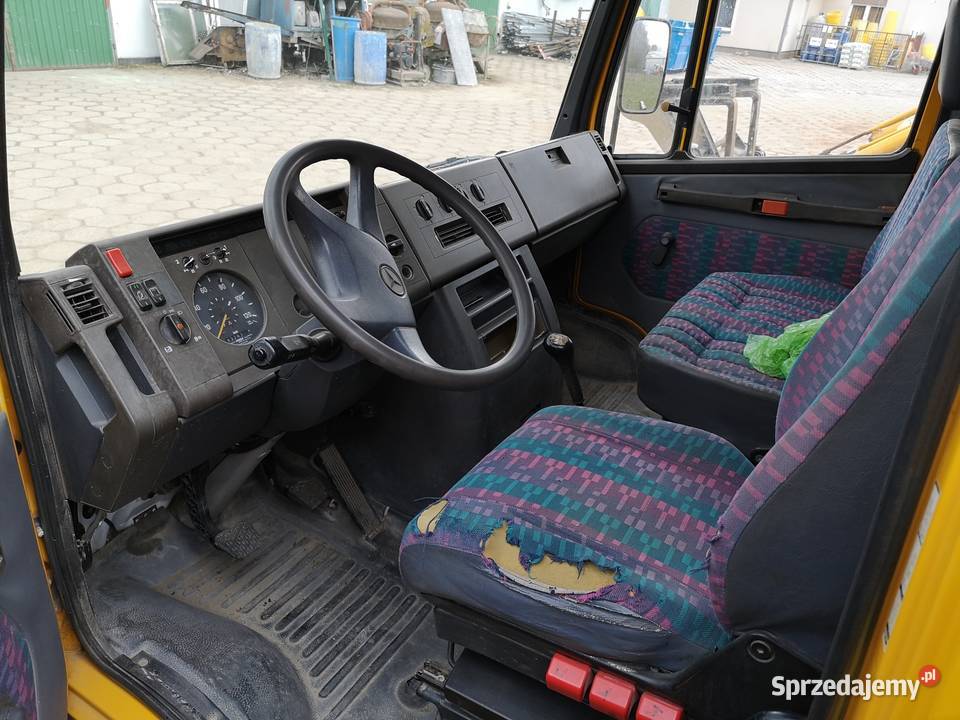 Mercedes Benz 611D Samochody ciężarowe
