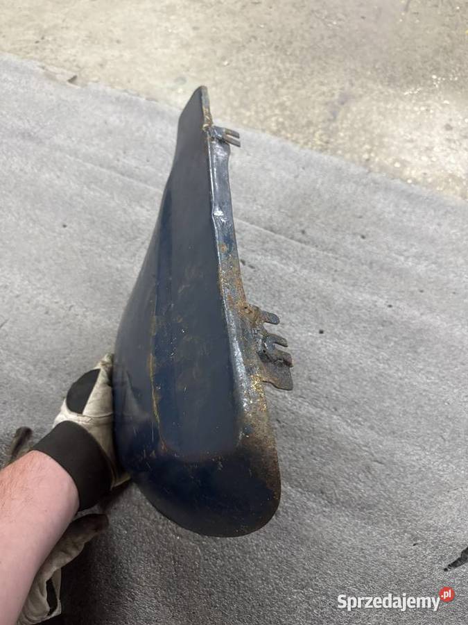 Boczek prawy metalowy WSK sport podkarpackie