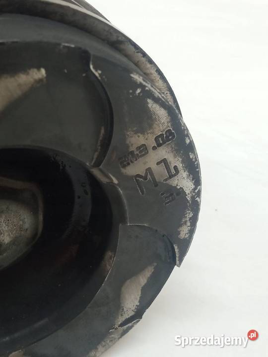 TŁOK KORBOWÓD 25 DCI Opel Vivaro I 20012014 Blok silnika