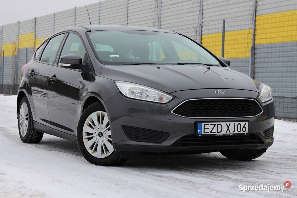 Ford Focus 16 zwykła benzyna 20152016 salon