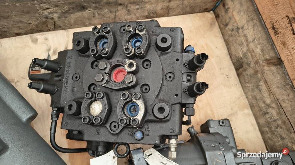 Zawór Rozdzielacz Hydrauliczny VOLVO L110G Staszów