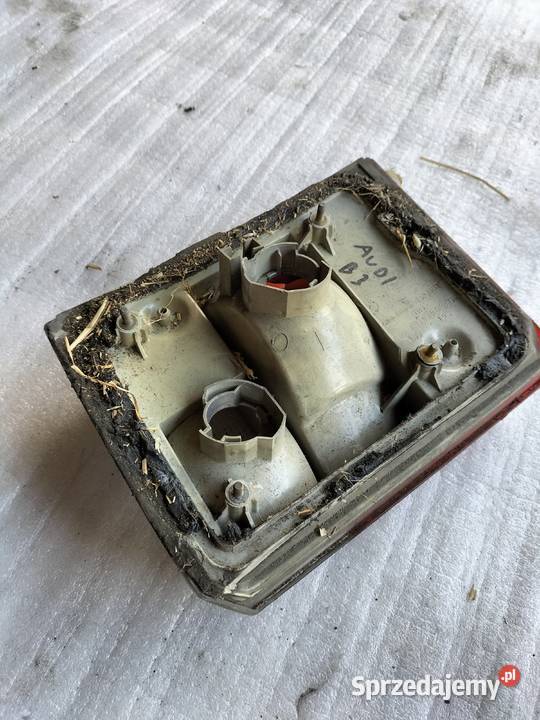 AUDI 80 B3 B 3 LAMPA TYŁ TYLNA KLAPA