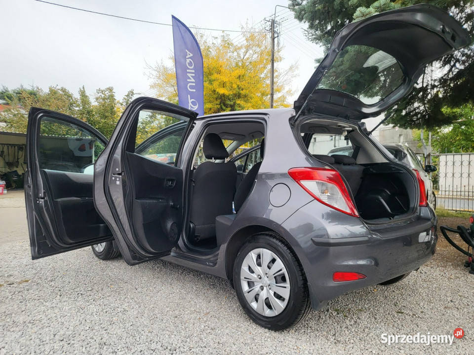 Toyota Yaris 10 70 Ładny Stan Kamera Cofania Rok produkcji 2012 Pabianice