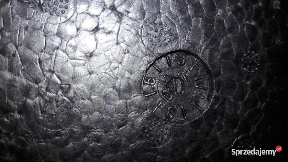Styropian w miejsce koła zapasowego VW Audi Rok produkcji 2007 Głuchołazy sprzedam