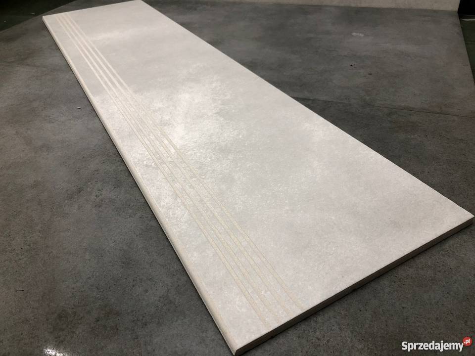 Beton na schodach płytki ANTYPOŚLIZGOWE stopnice