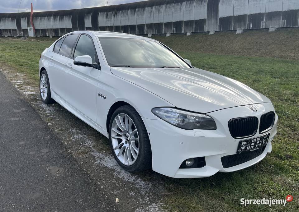 BMW Seria 5 550i xDrive M