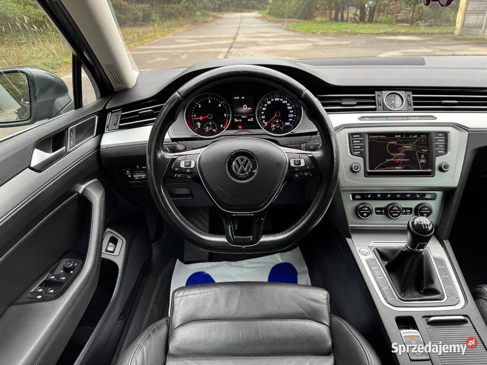 Volkswagen Passat B8 16 TDI 120 2015 r Bogate diesel