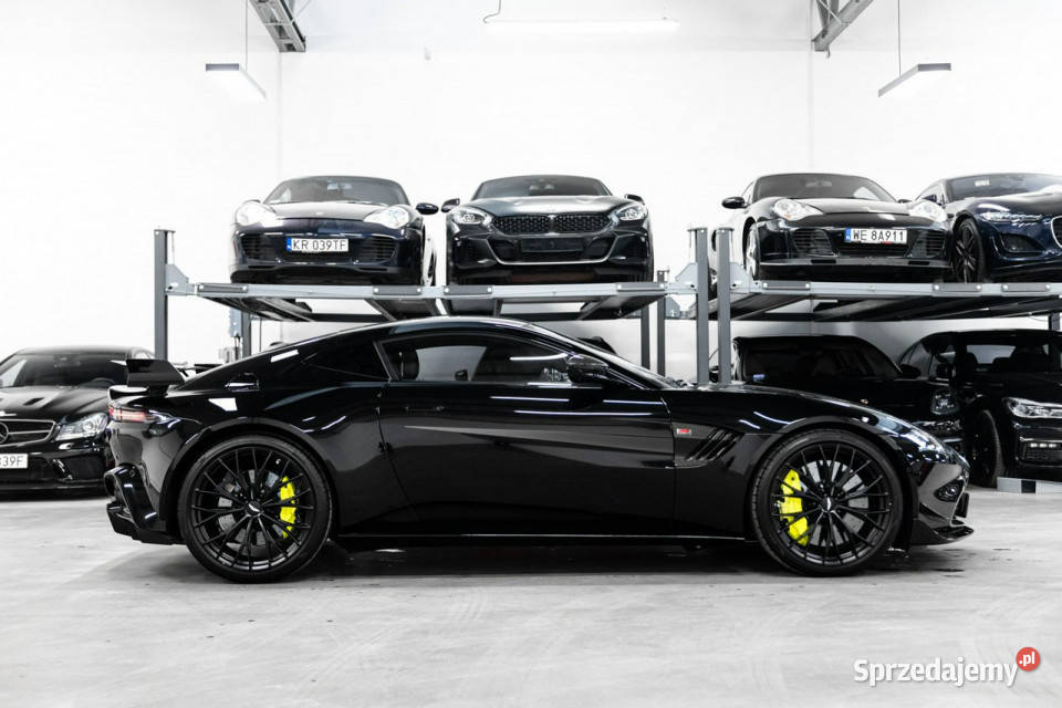 Aston Martin Vantage F1 Edition V8 Coupe 40 535 komputer pokładowy Węgrzce