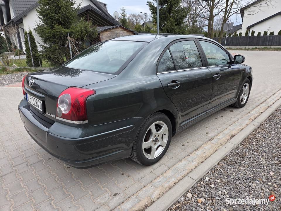 Toyota Avensis T25 18 VVTi sedan 200607r lift benzyna
