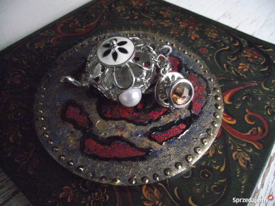 OKAZAŁA PRZEWIESZKA SREBRZONA Z KAMIENIAMI Piła sprzedam