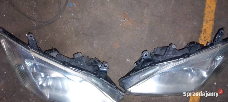 Lampa przednia toyota sprzedam