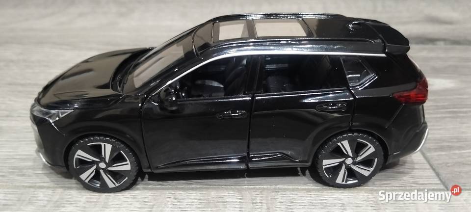 Nissan Xtrail w skali 1 32 Kutno