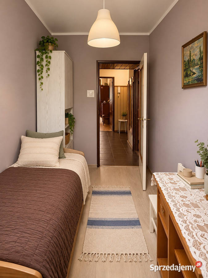 3 pokoje 478 m 1 piętro balkon piwnica Wieliczka blok sprzedam