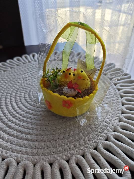 Koszyczek z dekoracja Pozostałe Dębica