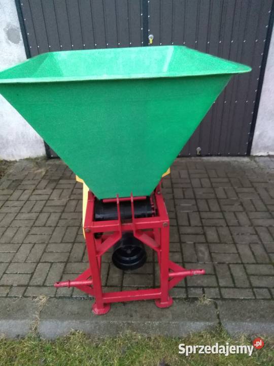 Rozsiewacz MOTYL Pom 400 Piaskarka Solarka POM Augustów Rozsiewacze nawozów Bratoszewice