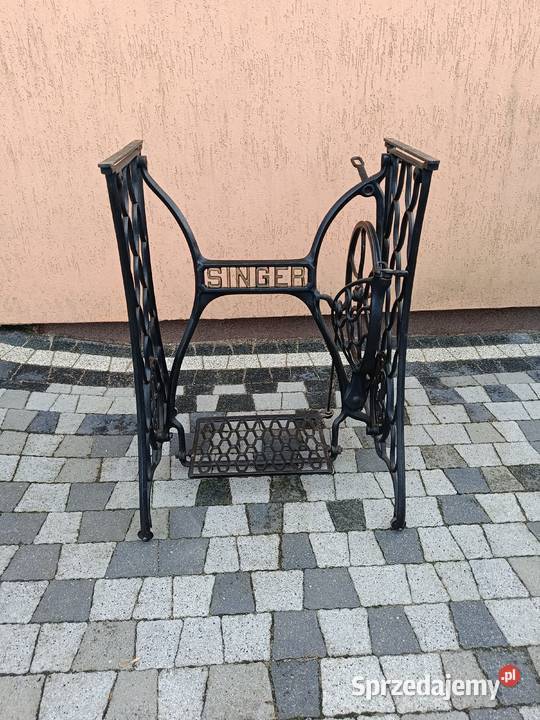 Stolik z maszyny do szycia Singer