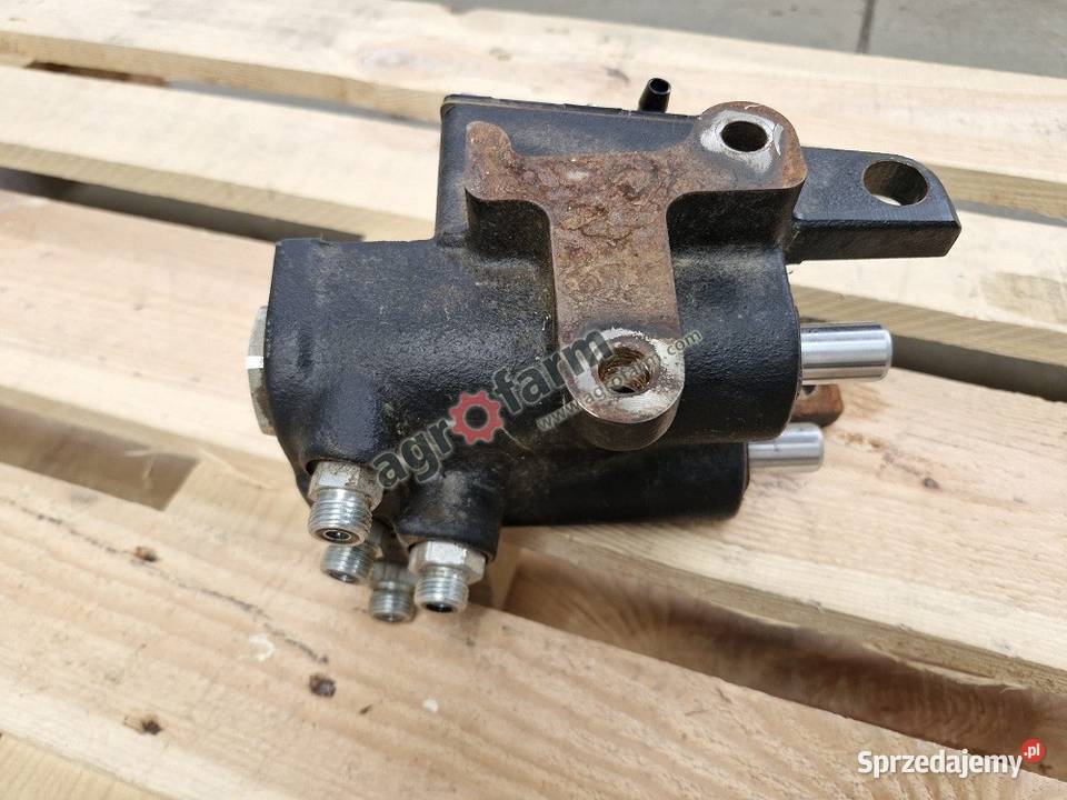 Zawór hamulca John Deere 6125M 6130R 6155R Byków